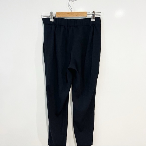 Aritzia Babaton Conan Cropped Pant Cropped crepe trousers - Picture 5 of 11